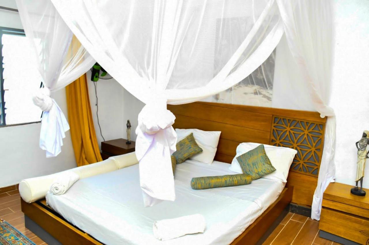 Mavericks Convenient Cozy Loft In Diani'S Cbd Ukunda Ngoại thất bức ảnh